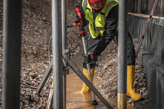 Milwaukee M12™ BSWP-0 Hydropass™ Transferpumpe mit Düse 3/4" 12V