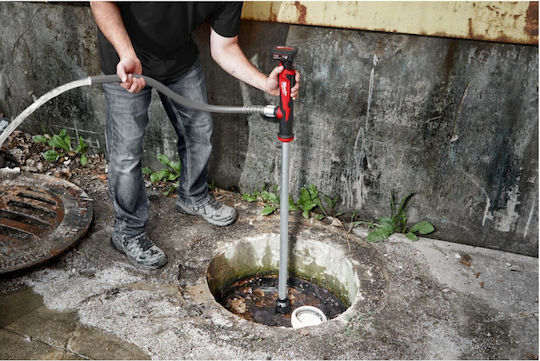Milwaukee M12™ BSWP-0 Hydropass™ Transferpumpe mit Düse 3/4" 12V