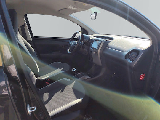 Toyota Aygo X-Play MMT '21