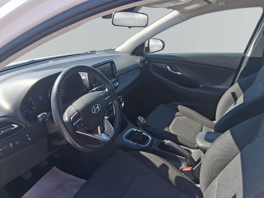 Hyundai i30 1.5 Mpi 6MT Premium '22