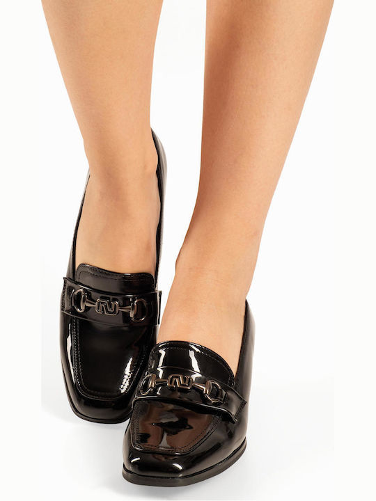 Lackleder Pumps aus Schwarz