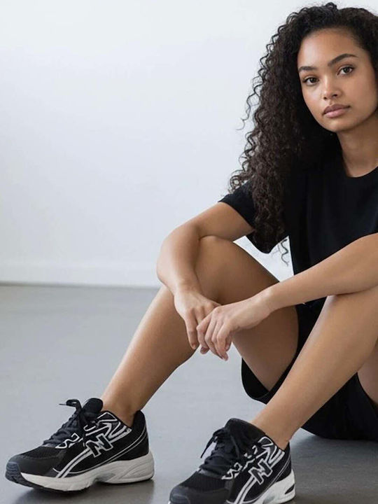 Schwarze Chunky Sneakers Mit Schichtpaneelen K Geformte Sohlen