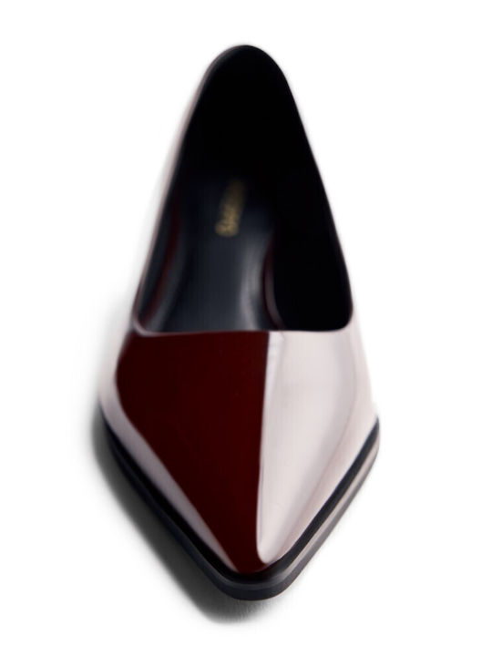 Spitze Pumps aus Lackleder mit niedrigem Absatz Braune