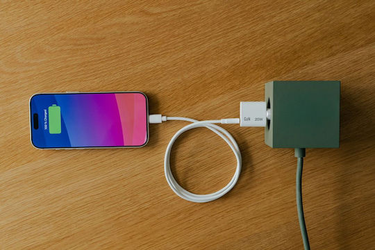 Verbatim GaN Charger with USB-C Port and USB-C - USB-C Cable 20W Power Delivery White Mini