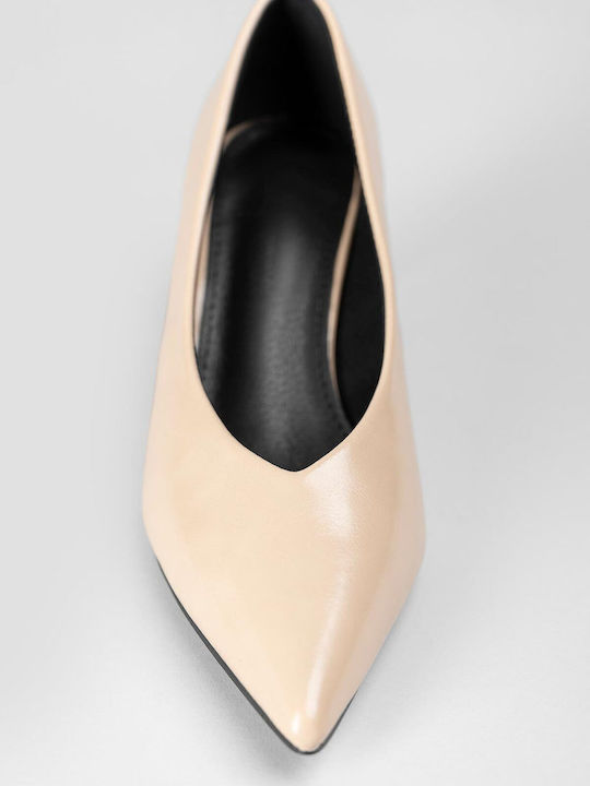 Pointed Toe Heels with Thin Mid Heel Brown