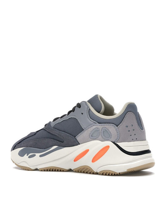 Yeezy Boost 700 Сникърси Magnet