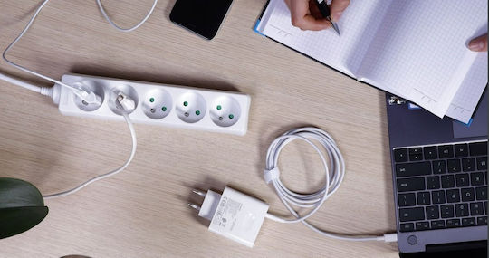 Plastrol Power Strip 1 Socket USB-A USB-C Charging Ports White