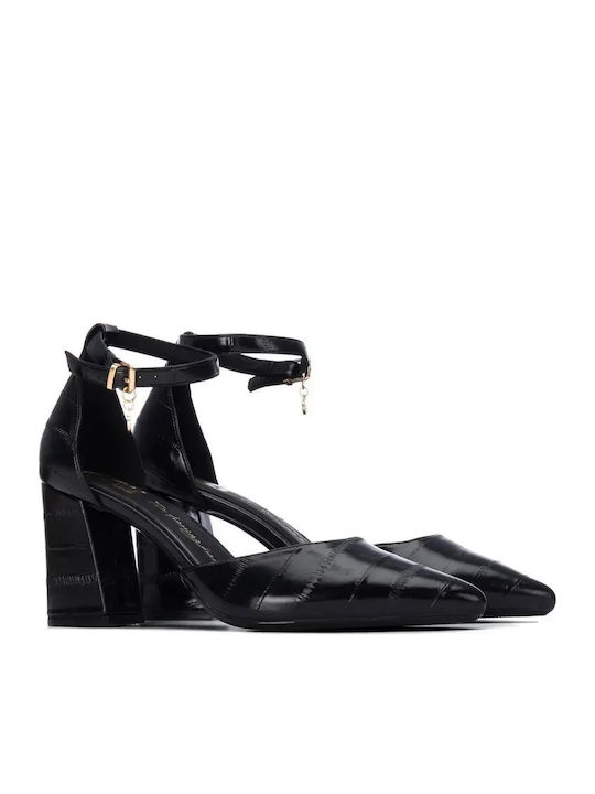 Pumps mit Riemen & Hochem Absatz in Schwarz