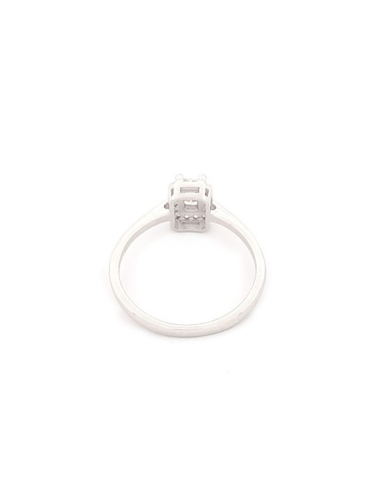 Damentlicher Ring mit Zirkon aus Silber