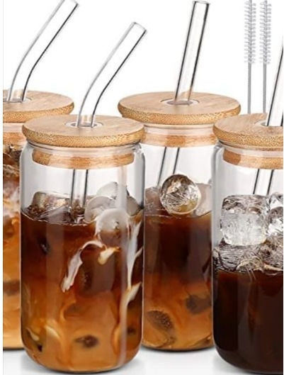 Wasser Glas mit Strohhalm / Cocktail Glas