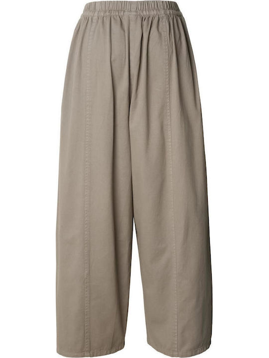 Women's Fabric Capri Trousers in Loose Fit Cloud