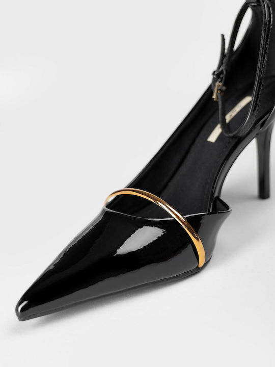 Spitze Zehe Pumps aus Lackleder mit Absatzstiletto & Riemchen Schwarz