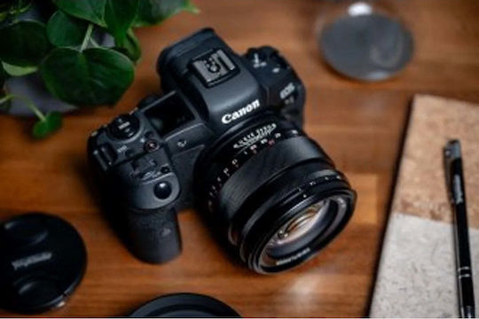 Nokton 50 mm f/1,0 Fixed Camera Lens for Canon RF Mount Black