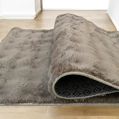 Linea Home Rutschfester Rechteckiger Pelziger Teppich Moka 200x250cm