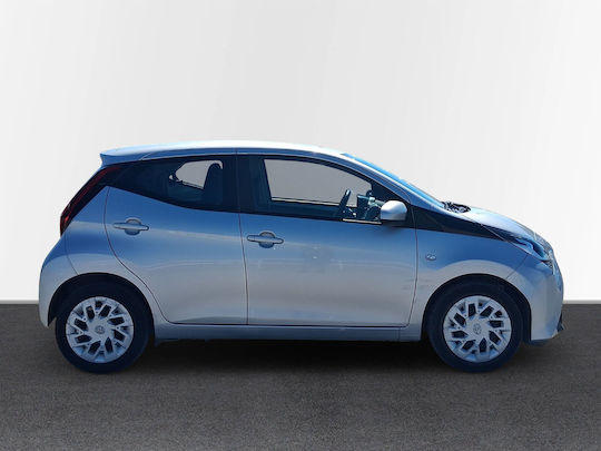 Toyota Aygo X-Play MMT '21