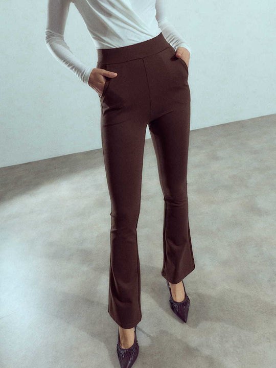 Pantaloni Dama Cu Pantaloni Evazati Elastic Slim Fit Maro
