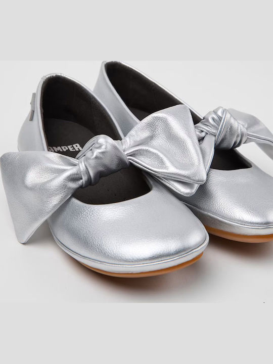 Kinder Pumps & Ballerinas mit elastischem Gurt Leder Silber