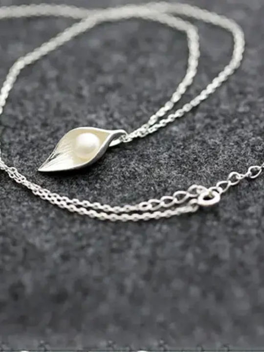 By Queen Ασημένιο Κολιέ 925 Lumière Pearl Leaf Πέρλα
