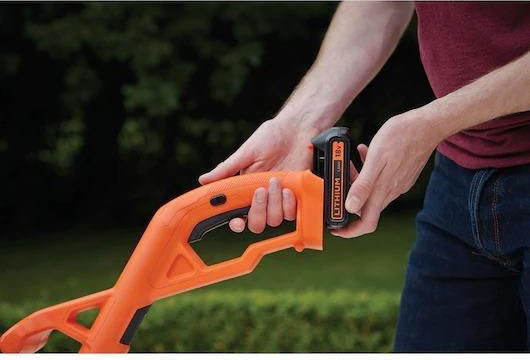 Black & Decker 18V Battery Shoulder / Hand Trimmer with 1 2Ah Battery