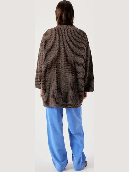 Lange Gestrickte Damenstrickjacke mit Knöpfen Brown