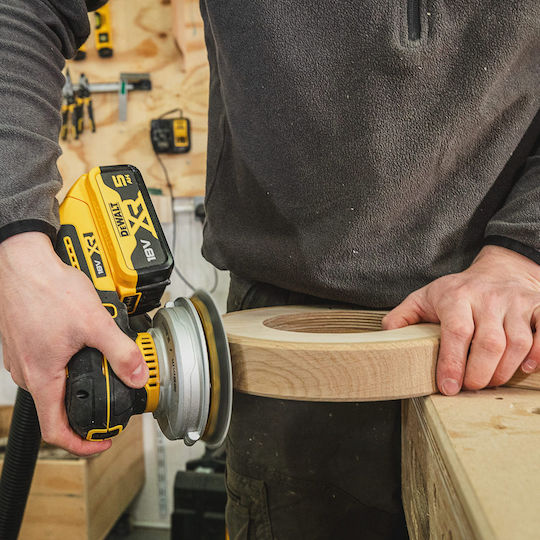 DEWALT DCW211N Έκκεντρο Τριβείο 125mm Μπαταρίας 18V Solo με Ρύθμιση Ταχύτητας και με Σύστημα Αναρρόφησης
