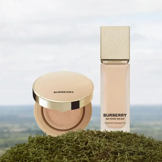 Burberry Дълготраен кушън фон дьо тен SPF 15 Fair Cool 20 14 г
