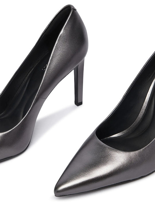 Graue Leder-Pumps mit spitzer Zehenpartie und hohem Absatz