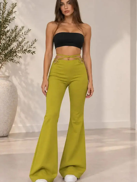 Damenhose Aus Rippstoff mit Schlag in regulärer Passform Oliv