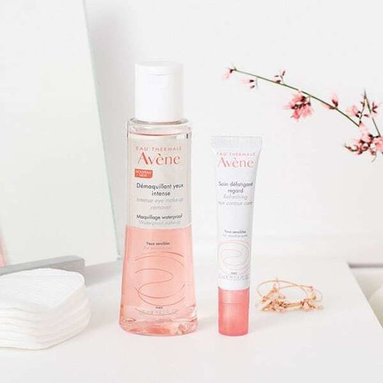 Eau Thermale Avène Intense Eye Make-Up Lichid Demachiant pentru Machiaj Rezistent la Apă al Ochilor pentru Controlul Sebumului și Acțiune Hidratantă 125ml
