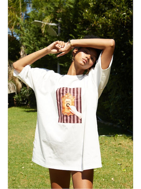 Дамска Oversized тениска в почти бяло