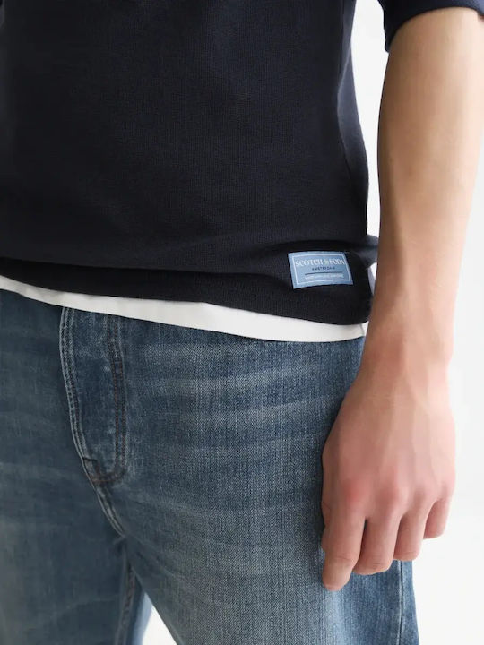 Blaues Langarmshirt
