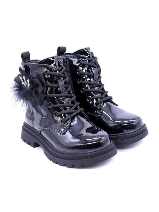 Schwarze Kinderstiefel aus Lackleder