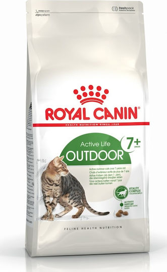 Royal Canin Outdoor 7+ Суха Храна за Стари Котки с Чувствителна Уринарна Система с Царевица / Птици 2кг