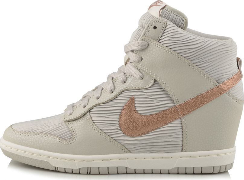 nike dunk sky hi size 8