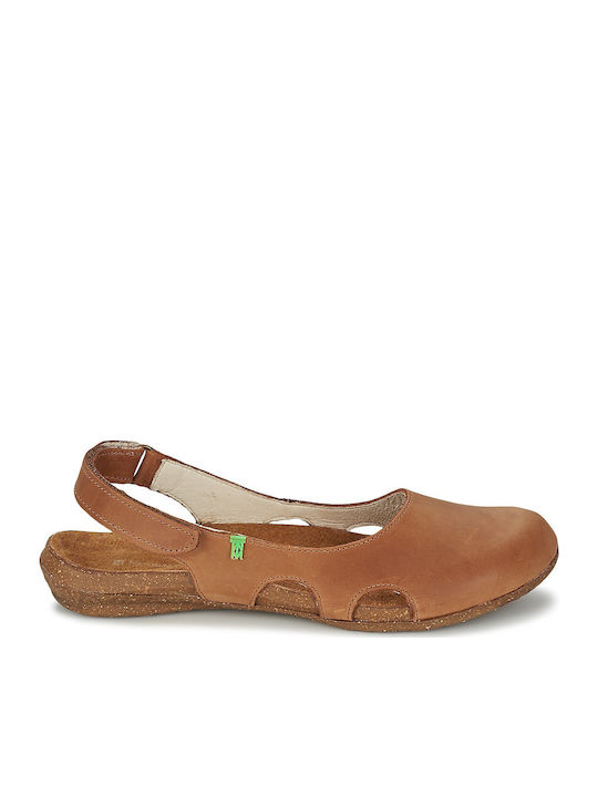 El Naturalista Wakataua Leather Women's Flat Sa...