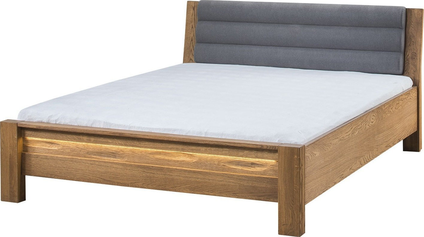 Кровать двуспальная из массива дерева с мягким изголовьем