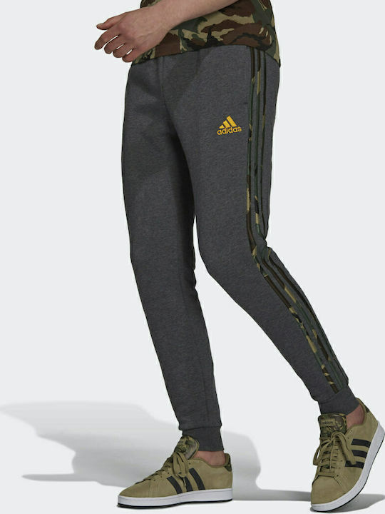Adidas Essentials Fleece Camo-Print Παντελόνι Φόρμας με Λάστιχο Fleece Dark Grey / Solar Gold