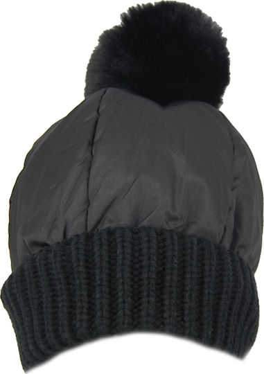 Pom Pom Beanie Beanie in Black color