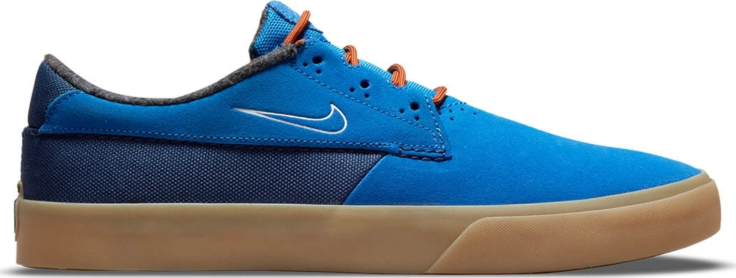blue and white nike tennis shoes