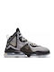 LeBron 19 inalti Pantofi de baschet Alb / Negru / Aur Metalizat