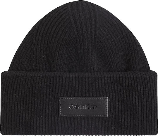 Beanie Beanie Knitted in Black color