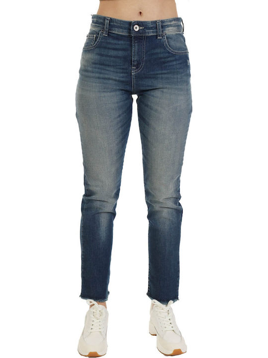 Women's Jeans Pants in Straight Leg Style