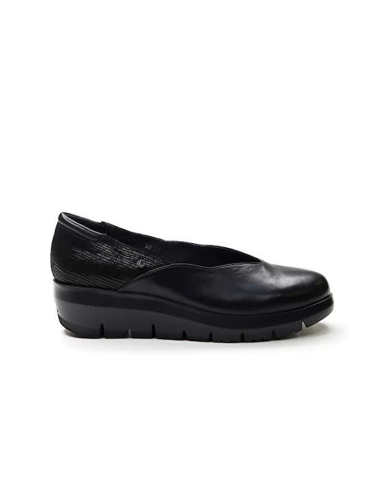 Leather Women's Moccasins in Black Color