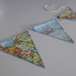 Decocraft Worldmap Flags in Blue Color