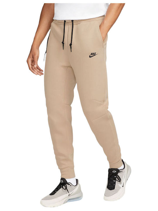 Nike Sportswear Tech Fleece Jogginghose mit Gum...