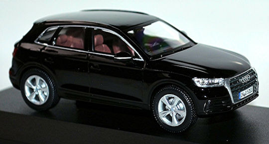 Spark 2017 Audi Q5 Φιγούρα Μοντελισμού Μαύρη σε Κλίμακα 1:43
