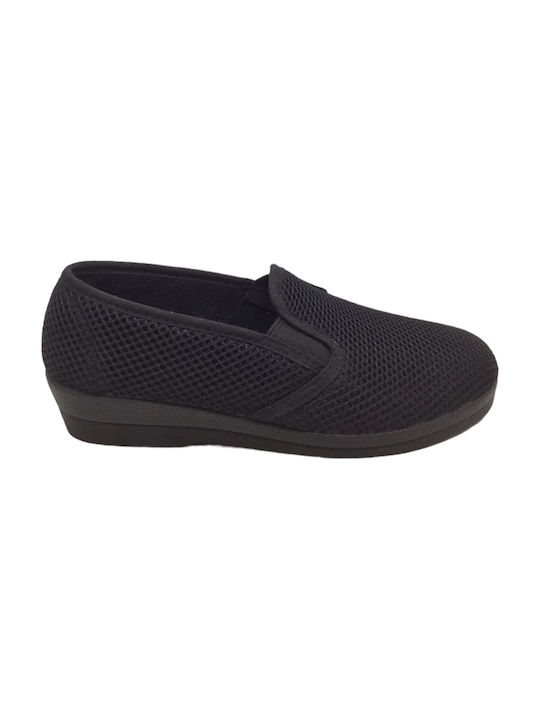 Dicas Closed Women's Slippers in Black color