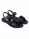 Flache Sandalen mit gekreuzten Riemen Schwarz