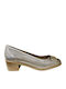 Leder Pumps mit flachem Absatz Beige