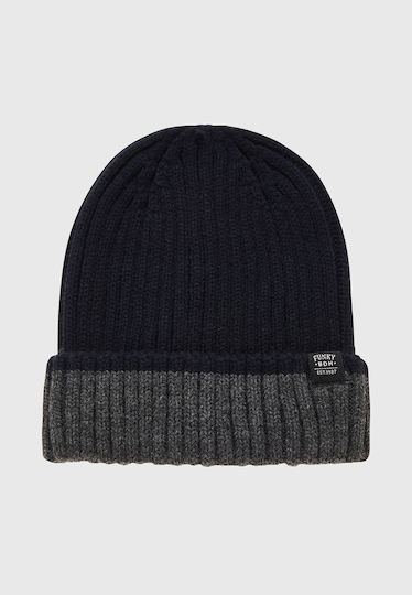 Beanie Beanie Knitted in Gray color